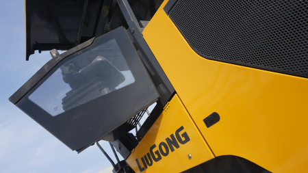 Асфальтоукладчик LiuGong CLG 509E ( Hydraulic)