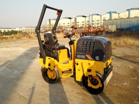Двухвальцовый каток LiuGong CLG 6015E