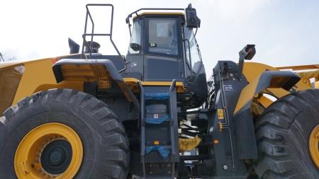 Карьерный фронтальный погрузчик LiuGong CLG 890T