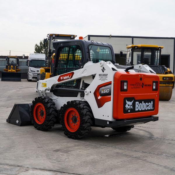 Мини-фронтальный погрузчик Bobcat S550