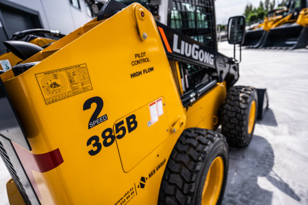 Мини-фронтальный погрузчик LiuGong CLG 385B