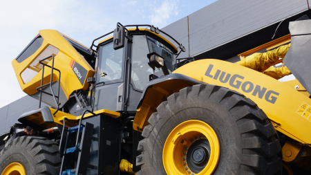 Карьерный фронтальный погрузчик LiuGong CLG 890T