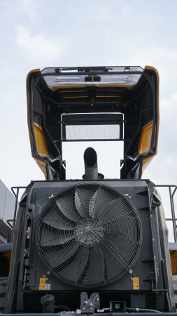 Карьерный фронтальный погрузчик LiuGong CLG 890T
