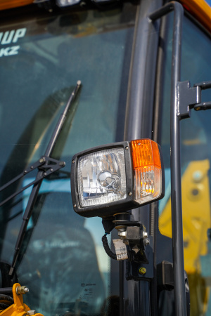 Экскаватор погрузчик LiuGong CLG 777A S