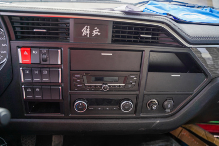 Самосвал FAW CA3310P66K2L4T4AE5