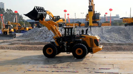 Карьерный фронтальный погрузчик LiuGong CLG 886T MAX